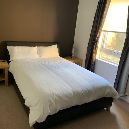 1 Bedroom Central Flat With Parking Space エディンバラ エクステリア 写真